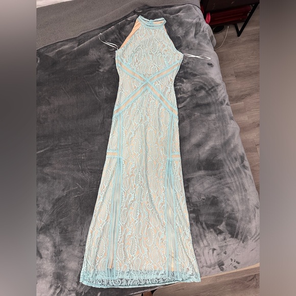 GUESS Beautiful baby blue lace maxi Dress. - Picture 4 of 8